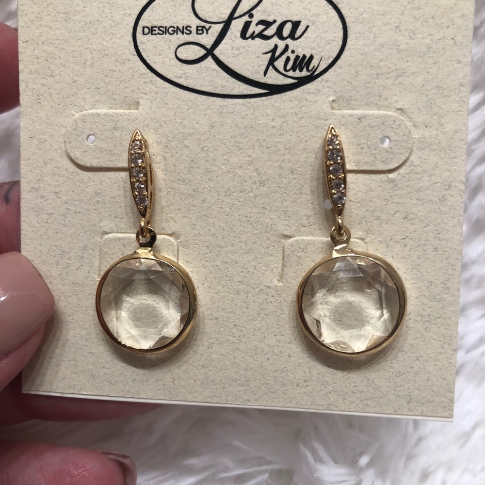 Simple stud earrings.